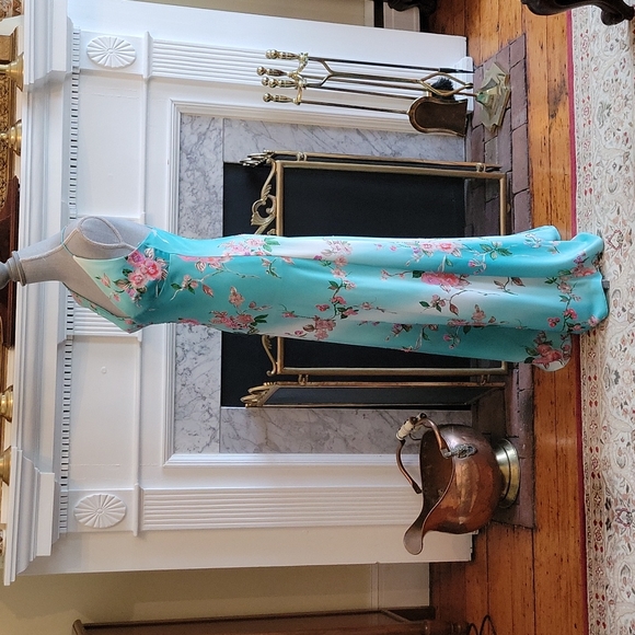 Cache Floral Gown - Picture 4 of 10